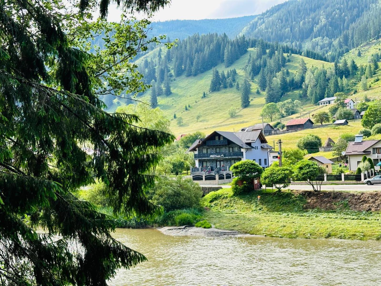 Готель Piatra Codrilor Дорна-Арінь Екстер'єр фото